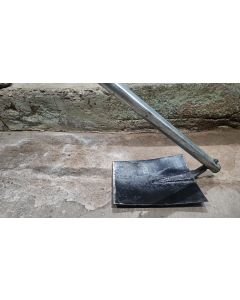 Spade with handle - மண்வெட்டி